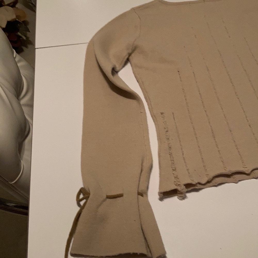 Small Sweater - Picture 6 of 8